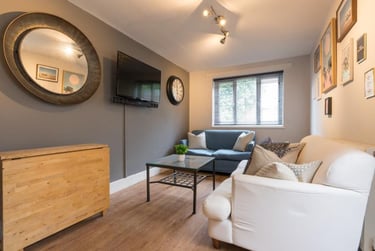 7 bed house, Mackintosh Place, Plasnewydd, Cardiff, CF244RJ - Image 1